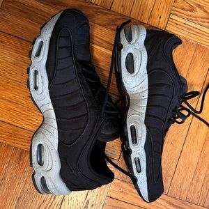 Nike Air Max Tailwind IV SP Size 10.5 
Black/Volt/White